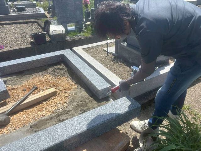 養老町墓地　新しい墓石の建立　④外柵設置